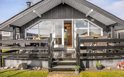 Uuno - 200M from the Sea