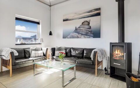 Vaska - 75M from the Sea: Meubilair, Flooring, Interieur Ontwerp, Verdieping, Woonkamer, Bankstel, Stoel, Houten Vloer, Haard