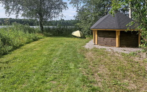 Nuorronranta: Land Lot, Verblijf, Tuin, Garden Gebouwen, Schaduw, Weide, Backyard, Gazon, Schuur, Landscaping