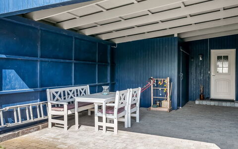 Nisse - 300M from the Sea: Meubilair, Hout, Interieur Ontwerp, Flooring, Verdieping, Stoel, Kamer, Plafond, Woonkamer, Appartement