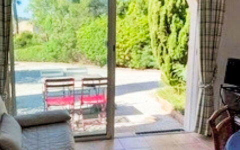 Jenny: Meubilair, Balkon, Schaduw, Tuin, Buitenmeubels, Stoel, Veranda, Werf, Landscaping, Backyard