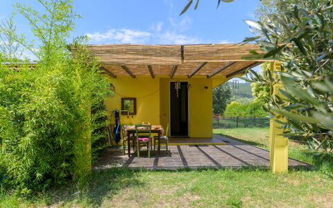 Cottage Girasole di Mare: Tuin, Backyard, Schaduw, Garden Gebouwen, Verblijf, Werf, Gazon, Outdoor Structuur, Eco Hotel, Landscaping