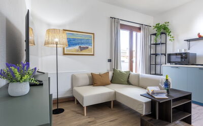 Marina di Sorso 5: Meubilair, Interieur Ontwerp, Flooring, Verdieping, Hout, Bankstel, Tafel, Kamer, Woonkamer, Verlichting