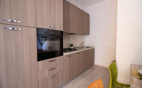 Mediterranea'S House Otranto: Major Appliance, Hout, Flooring, Interieur Ontwerp, Toestel Van De Keuken, Keuken, Cabinetry, Verdieping, Countertop, Kamer