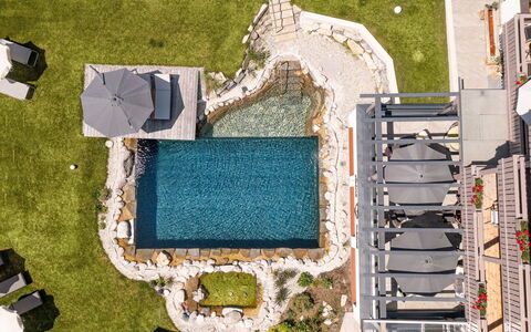 2A Morgensonne mit Weitblick: Zwembad, Tuin, Toevlucht, Landscaping, Waterpartij, Landgoed, Backyard, Ontwerp, Eco Hotel, Ligstoel