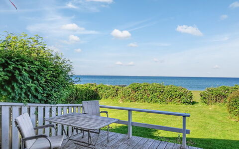 Edla - 35M from the Sea: Blauw, Lucht, Zwemwater, Horizon, Wolk, Zee, Zomer, Kust En Oceanic Landvormen, Kust, Oceaan