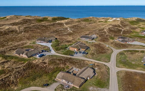 Riika - from the Sea: Hout, Dak, Architectuur, Huis, Huis, Verblijf, Siding, Hardwood, Helling, Landgoed