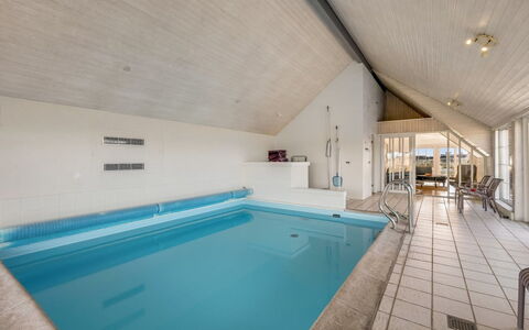 Riika - from the Sea: Hout, Dak, Architectuur, Huis, Huis, Verblijf, Siding, Hardwood, Helling, Landgoed