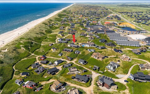 Tume - 250M from the Sea: Gras, Grasland, Landschap, Ecoregio, Plain, Plantengemeenschap, Land Lot, Buitenmeubels, Prairie, Shrubland