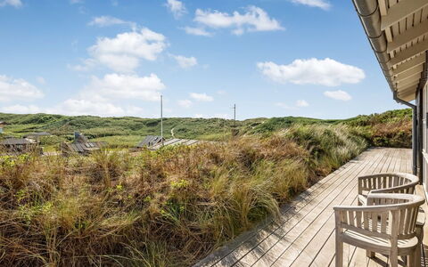 Tume - 250M from the Sea: Gras, Grasland, Landschap, Ecoregio, Plain, Plantengemeenschap, Land Lot, Buitenmeubels, Prairie, Shrubland