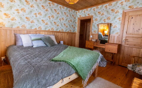 Ohola: Interieur Ontwerp, Slaapkamer, Flooring, Bed, Meubilair, Laken, Verdieping, Hout, Bedding, Plafond