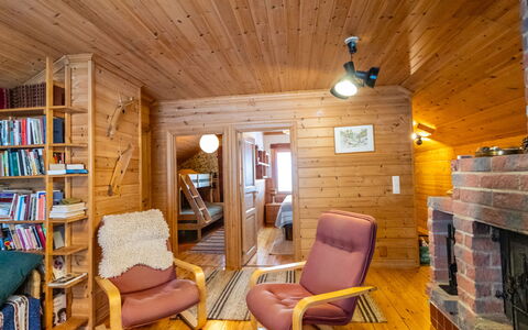 Ohola: Meubilair, Interieur Ontwerp, Hout, Plafond, Flooring, Kamer, Verdieping, Woonkamer, Huis, Hardwood