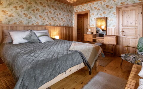Ohola: Interieur Ontwerp, Meubilair, Slaapkamer, Flooring, Bed, Hout, Verdieping, Laken, Plafond, Bedding