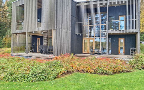 Villa Sinikka 1: Land Lot, Huis, Verblijf, Siding, Tuin, Werf, Ontwerp, Landscaping, Boerderij, Veranda