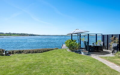 Stilla - 150M from the Sea
