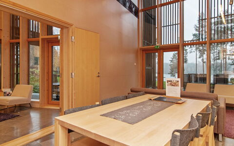 Villa Hanna: Meubilair, Hout, Interieur Ontwerp, Flooring, Verdieping, Plafond, Stoel, Houten Vloer, Woonkamer, Hardwood