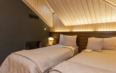 Villa Johanna: Interieur Ontwerp, Verdieping, Slaapkamer, Hout, Flooring, Plafond, Bed, Laken, Meubilair, Bedding