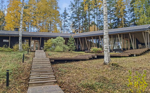 Villa Johanna: Buitenmeubels, Struik, Huis, Buitentafel, Meubilair, Huis, Tuin, Gazon, Backyard, Landgoed