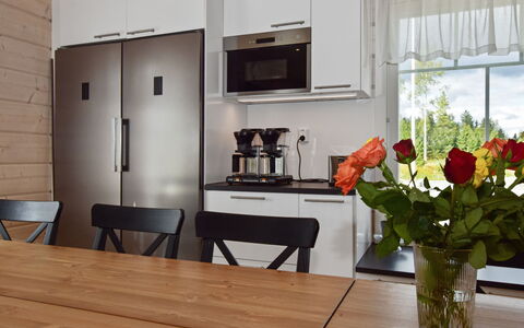 Villa Ruuska: Meubilair, Interieur Ontwerp, Flooring, Hout, Verdieping, Keuken, Countertop, Toestel Van De Keuken, Stoel, Tafel