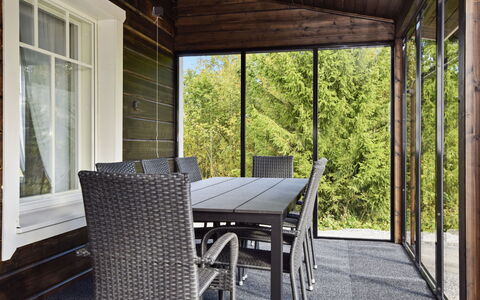Villa Ruuska: Meubilair, Hout, Flooring, Stoel, Interieur Ontwerp, Tafel, Verdieping, Buitenmeubels, Keuken En Eettafel, Veranda