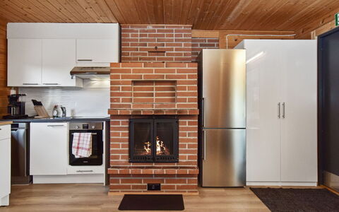 Villa Ruuska: Muur, Flooring, Interieur Ontwerp, Meubilair, Hout, Verdieping, Plafond, Keuken, Houten Vloer, Kamer