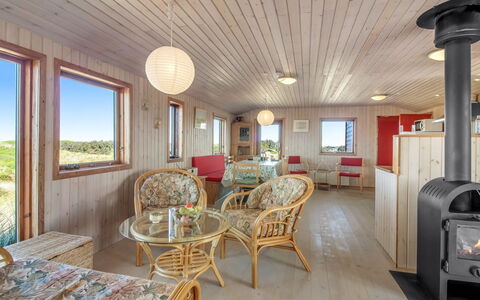 Bena - 300M from the Sea: Hout, Plafond, Interieur Ontwerp, Verdieping, Kamer, Meubilair, Hardwood, Beits, Lichte Inrichting, Woonkamer