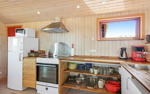 Bena - 300M from the Sea: Hout, Keuken, Plafond, Flooring, Toestel Van De Keuken, Major Appliance, Interieur Ontwerp, Countertop, Verdieping, Meubilair
