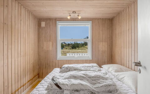Sighfrith - 500M from the Sea: Muur, Slaapkamer, Hout, Flooring, Verdieping, Interieur Ontwerp, Bed, Plafond, Laken, Bedding