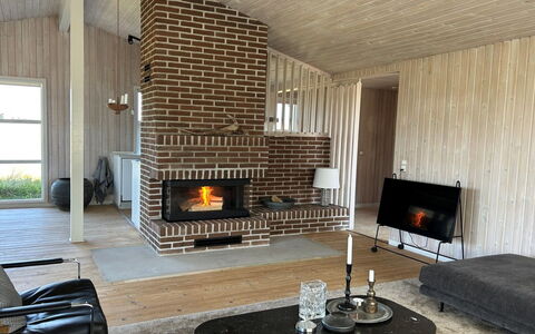 Sighfrith - 500M from the Sea: Hout, Flooring, Meubilair, Interieur Ontwerp, Verdieping, Haard, Woonkamer, Plafond, Kamer, Steen