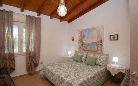 Villa Mameli: Meubilair, Interieur Ontwerp, Bed, Slaapkamer, Flooring, Verdieping, Muur, Laken, Bedding, Hout