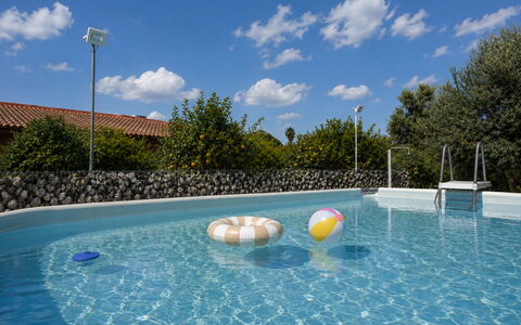 Villa Mameli: Blauw, Zwembad, Buitenmeubels, Samengesteld Materiaal, Toevlucht, Vrije Tijd, Schaduw, Eco Hotel, Paraplu, Waterpartij