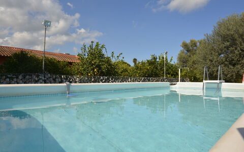 Villa Mameli: Blauw, Zwembad, Samengesteld Materiaal, Schaduw, Toevlucht, Eco Hotel, Hacienda, Buitenmeubels, Waterpartij, Villa