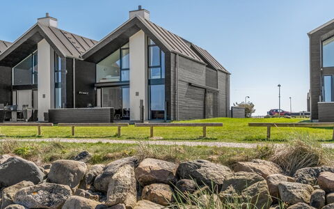 Chayton - 10M from the Sea: Water, Watervoorraden, Zwemwater,  Felsen\, Kust, Natuurlijk Landschap, Headland, Kust En Oceanic Landvormen, Terrein, Voorgebergte