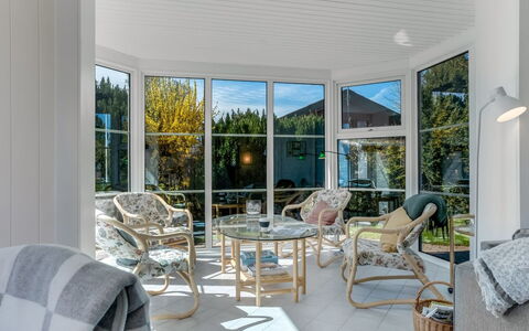 Ileana - 250M from the Sea: Vegetation, Struik, De Lente, Verblijf, Tuin, Schaduw, Backyard, Werf, Stoel