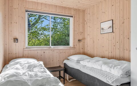 Finwith - 600M from the Sea: Hout, Slaapkamer, Bedding, Bed, Laken, Huis, Freezing, Bed Frame, Plank, Hardwood