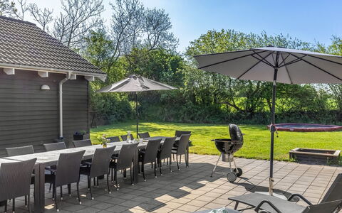 Finwith - 600M from the Sea: Meubilair, Buitenmeubels, Stoel, Dak, Buitentafel, Tafel, Schaduw, Huis, Tuin, Patio
