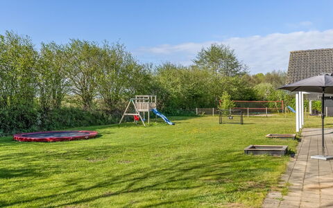 Finwith - 600M from the Sea: Gras, Boom, Openbare Ruimte, Land Lot, Plain, Gazon, Tuin, Schaduw, Park