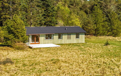 Fatlinda - 4Km from the Sea: Hout, Tuin, Backyard, Land Lot, Huis, Dak, Schaduw, Dek, Hardwood, Werf