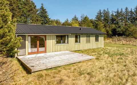 Fatlinda - 4Km from the Sea: Hout, Tuin, Backyard, Land Lot, Huis, Dak, Schaduw, Dek, Hardwood, Werf