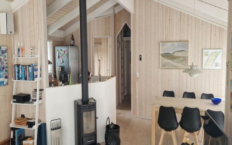 Hildegarda - 300M from the Sea: Hout, Flooring, Verdieping, Plafond, Interieur Ontwerp, Meubilair, Huis, Hardwood, Houten Vloer, Beits