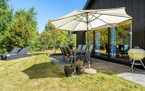 Tjerk - 900M from the Sea: Dak, Huis, Huis, Verblijf, Deur, Siding, Dek, Veranda, Plank, Hardwood