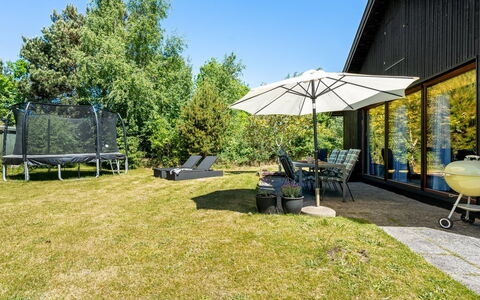 Tjerk - 900M from the Sea: Dak, Huis, Huis, Verblijf, Deur, Siding, Dek, Veranda, Plank, Hardwood
