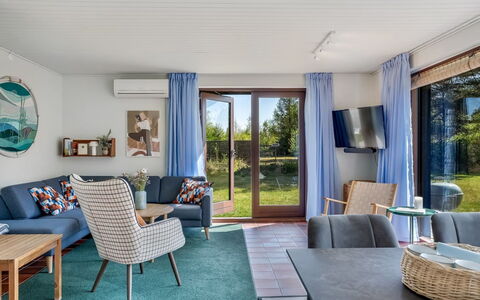 Tjerk - 900M from the Sea: Dak, Huis, Huis, Verblijf, Deur, Siding, Dek, Veranda, Plank, Hardwood