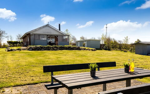 Jale - 500M to the Fjord: Dak, Huis, Huis, Verblijf, Deur, Siding, Dek, Veranda, Plank, Hardwood