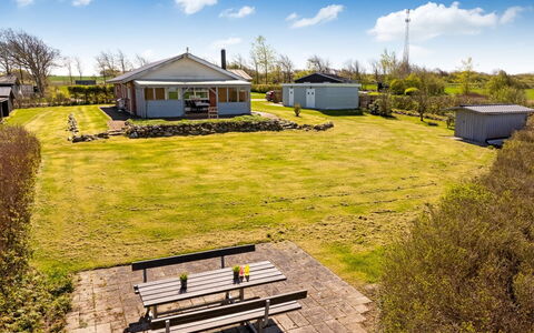Jale - 500M to the Fjord: Dak, Huis, Huis, Verblijf, Deur, Siding, Dek, Veranda, Plank, Hardwood