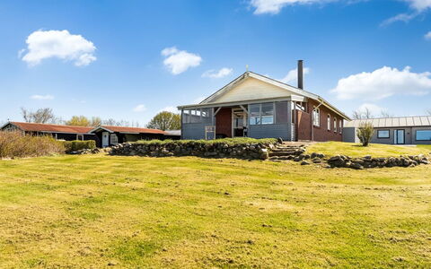Jale - 500M to the Fjord: Dak, Huis, Huis, Verblijf, Deur, Siding, Dek, Veranda, Plank, Hardwood