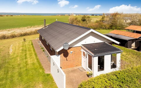 Jale - 500M to the Fjord: Dak, Huis, Huis, Verblijf, Deur, Siding, Dek, Veranda, Plank, Hardwood