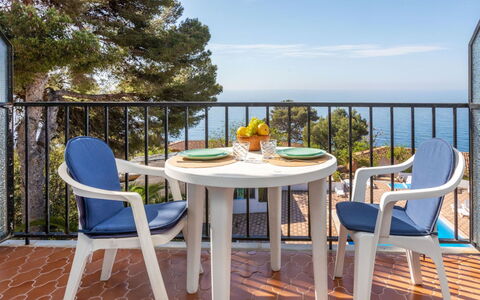 Estudi: Woongebied, Menselijke Nederzetting, Appartement, Condominium, Zwembad, Toevlucht, Buitenmeubels, Hotel, Badplaats, Vakantie