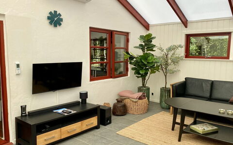 Jooseppi - 4.8Km from the Sea: Meubilair, Interieur Ontwerp, Muur, Flooring, Hout, Plafond, Verdieping, Kamer, Verlichting, Woonkamer