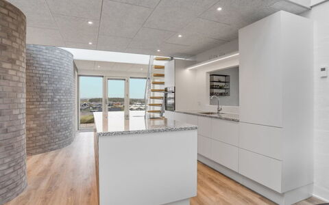 Eicke - 20M from the Sea: Flooring, Hout, Plafond, Verdieping, Interieur Ontwerp, Keuken, Countertop, Lichte Inrichting, Houten Vloer, Cabinetry